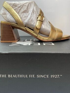 Naturalizer Veva Heeled Sandal w/Block Heel Size 7.5 W (Wide) NIB With Flaw